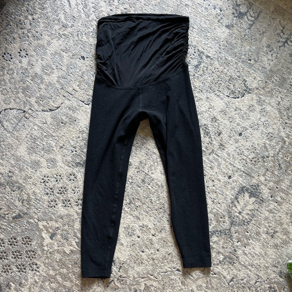Beyond The Bump Beyond Yoga Maternity Leggings Capri